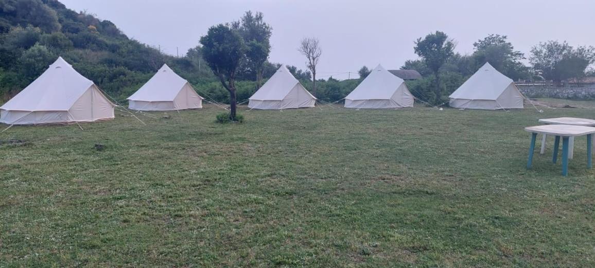 Riverside Bunec Camping Piqeras Екстериор снимка